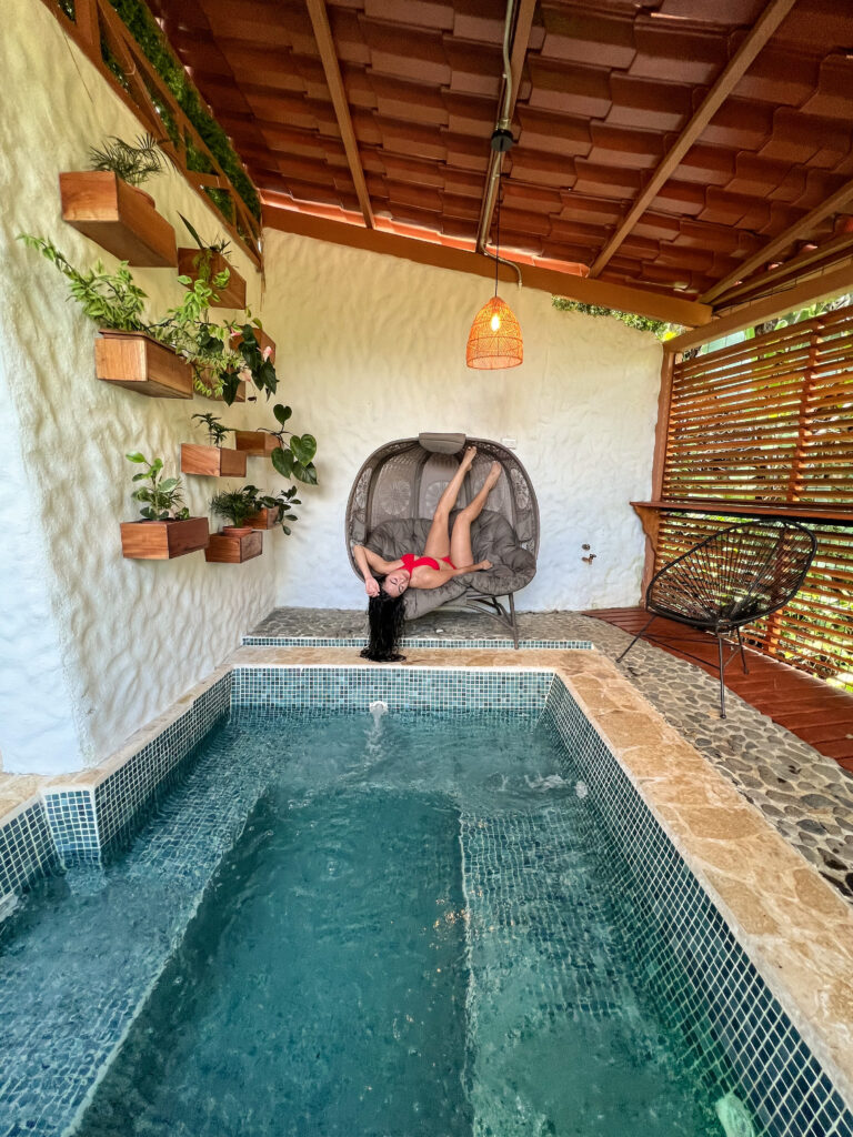 Outdoor jacuzzi at Villa Cocos